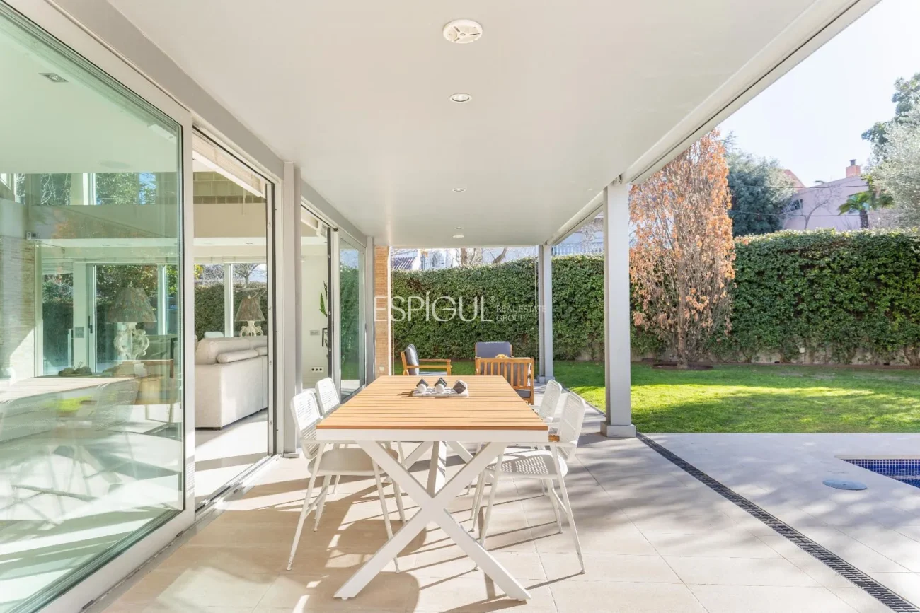 Villa for Sale in Arxiu, Sant Cugat Del Vallés