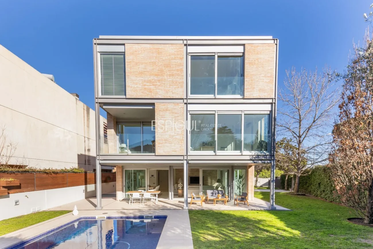 Villa for Sale in Arxiu, Sant Cugat Del Vallés