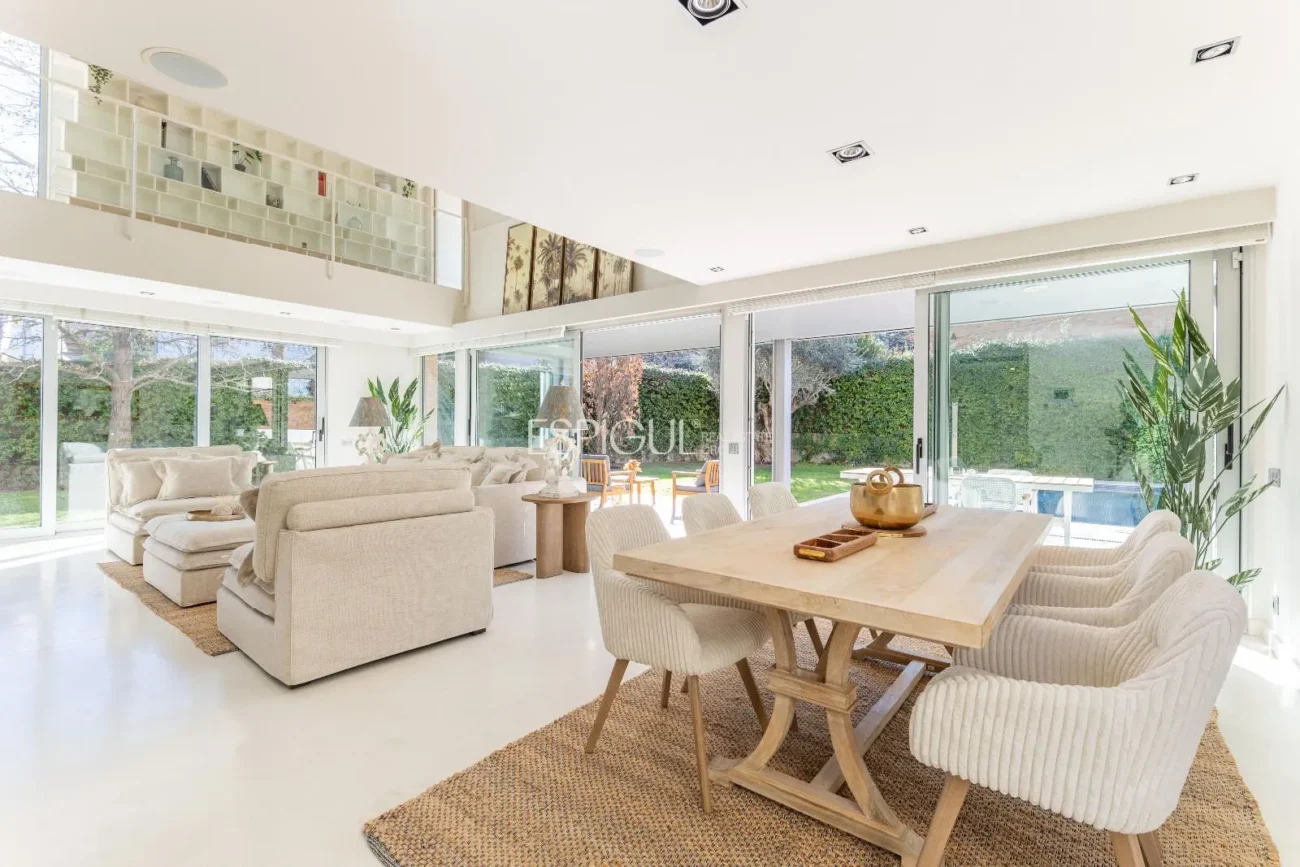 Villa for Sale in Arxiu, Sant Cugat Del Vallés