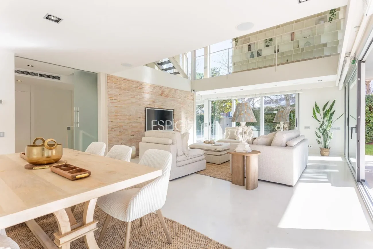 Villa for Sale in Arxiu, Sant Cugat Del Vallés