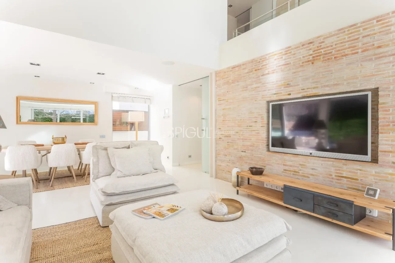 Villa for Sale in Arxiu, Sant Cugat Del Vallés
