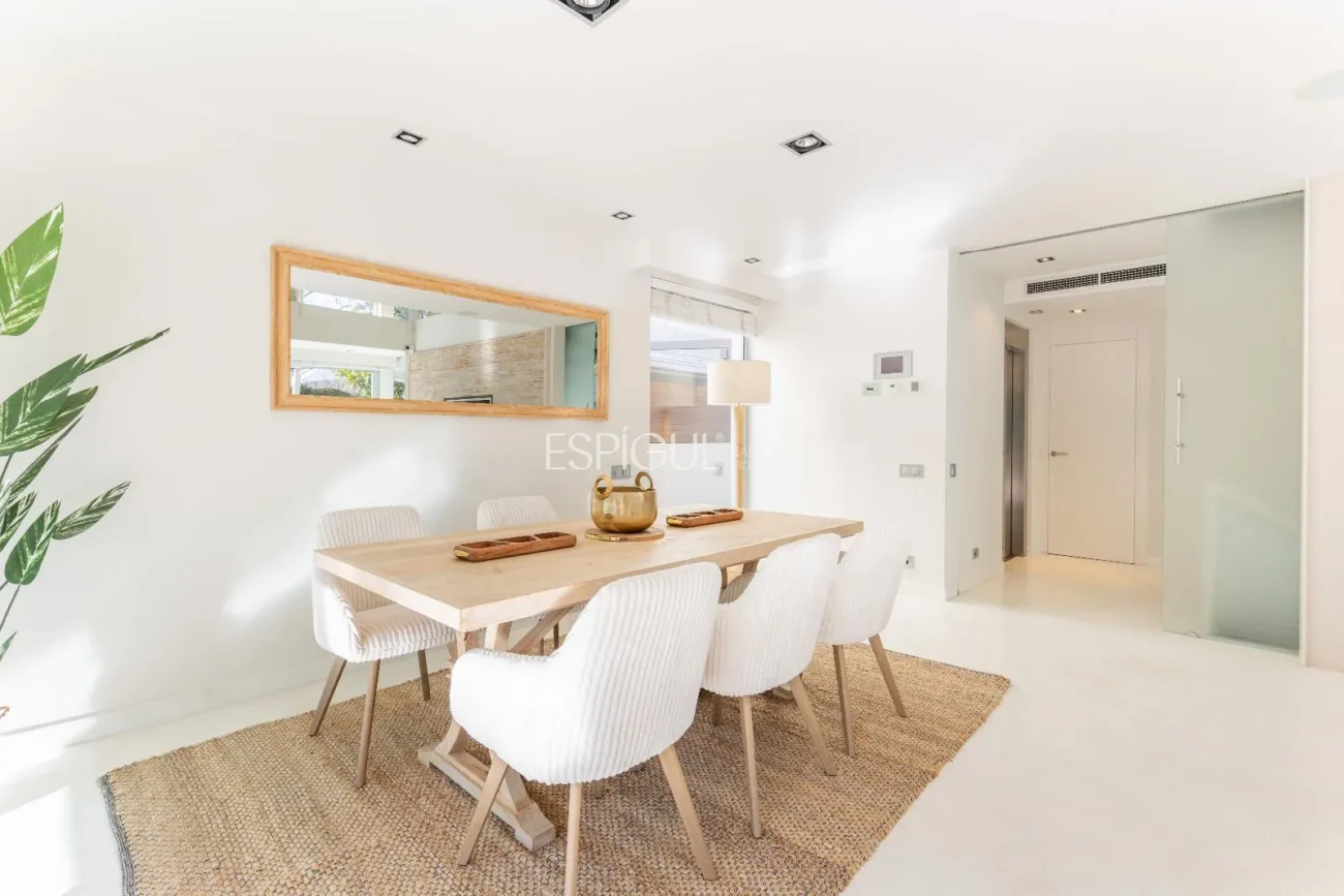 Villa for Sale in Arxiu, Sant Cugat Del Vallés