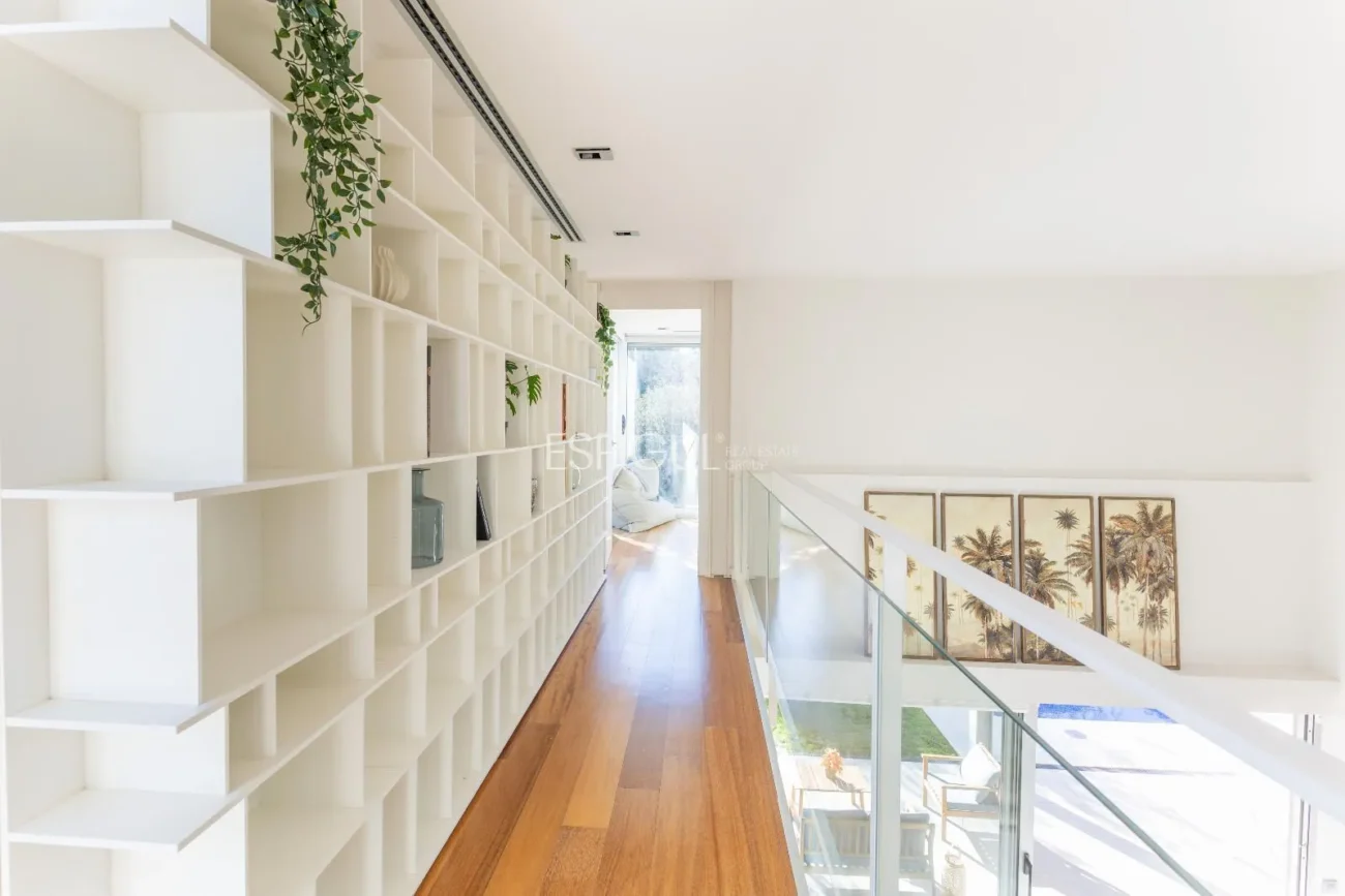 Villa for Sale in Arxiu, Sant Cugat Del Vallés