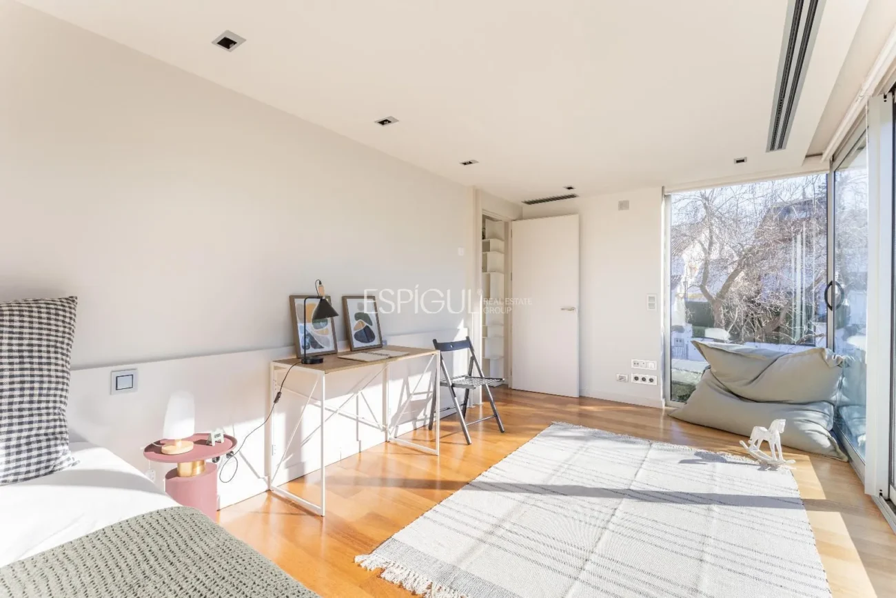 Villa for Sale in Arxiu, Sant Cugat Del Vallés