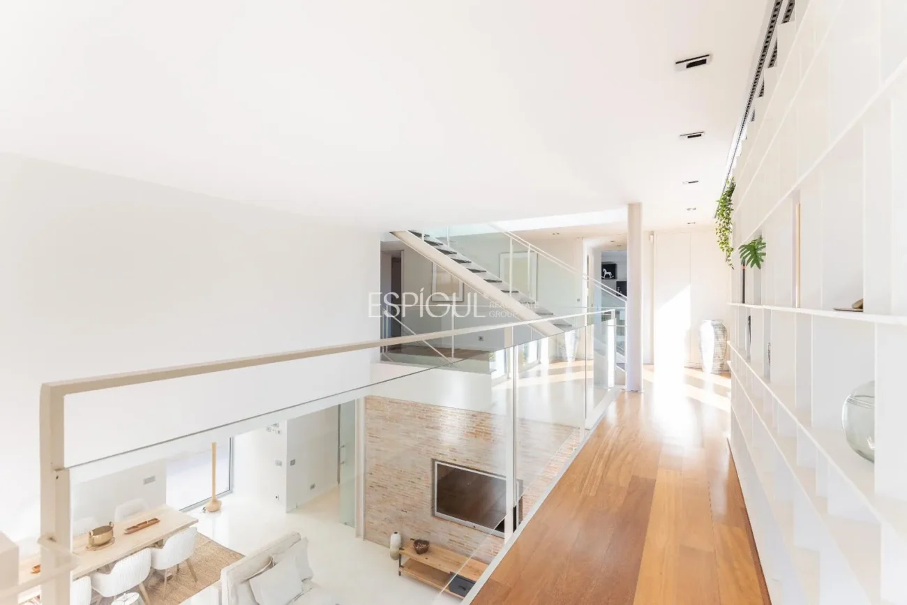 Villa for Sale in Arxiu, Sant Cugat Del Vallés