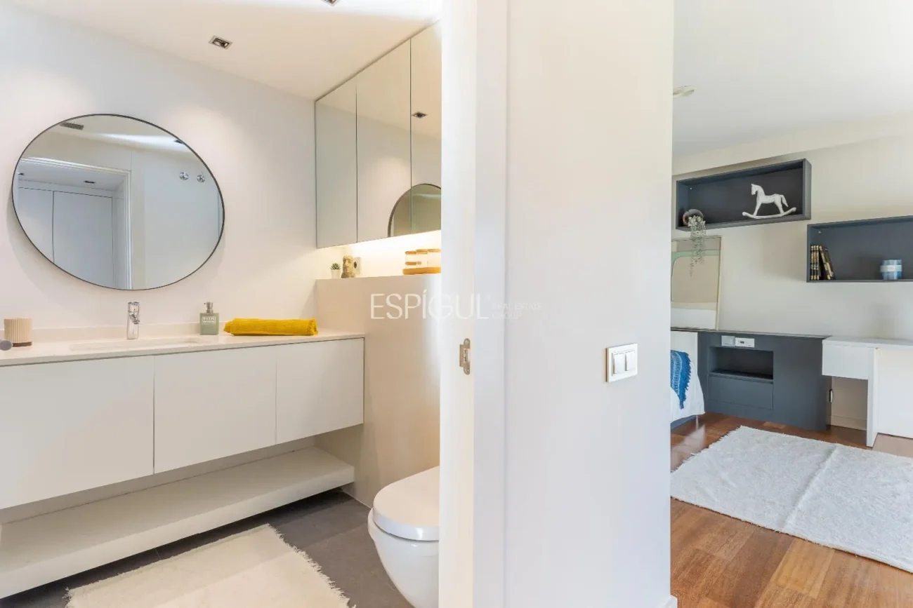 Villa for Sale in Arxiu, Sant Cugat Del Vallés