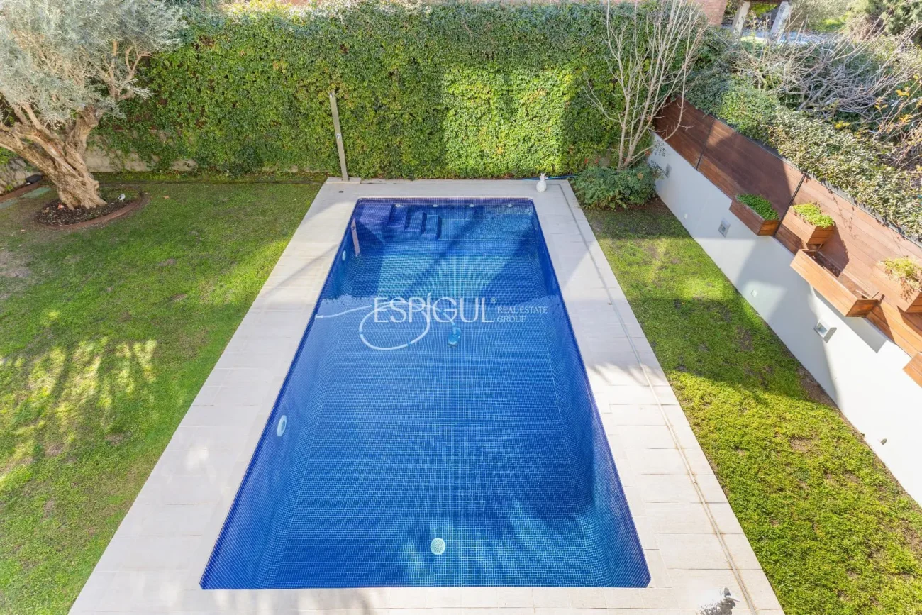Villa for Sale in Arxiu, Sant Cugat Del Vallés