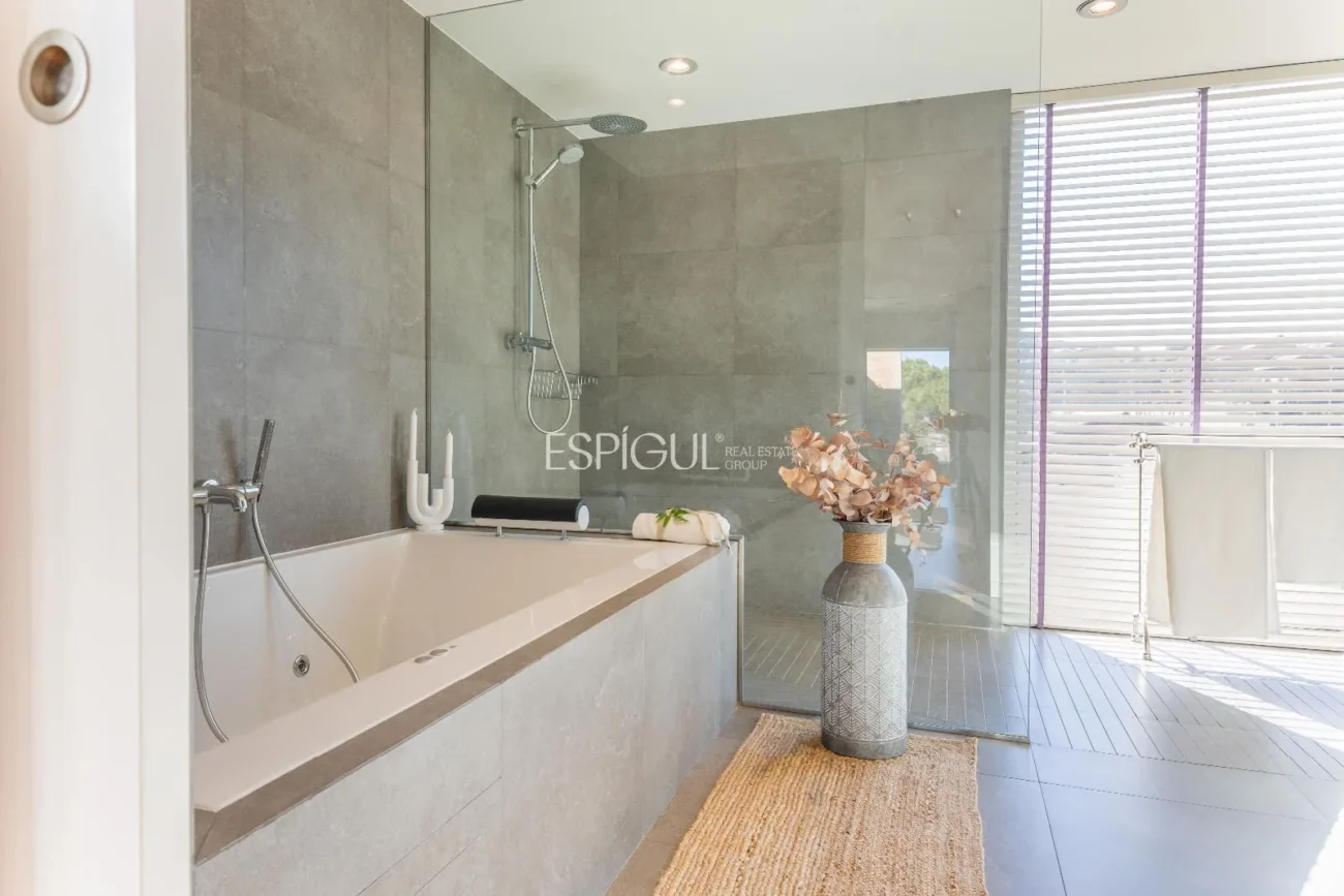 Villa for Sale in Arxiu, Sant Cugat Del Vallés
