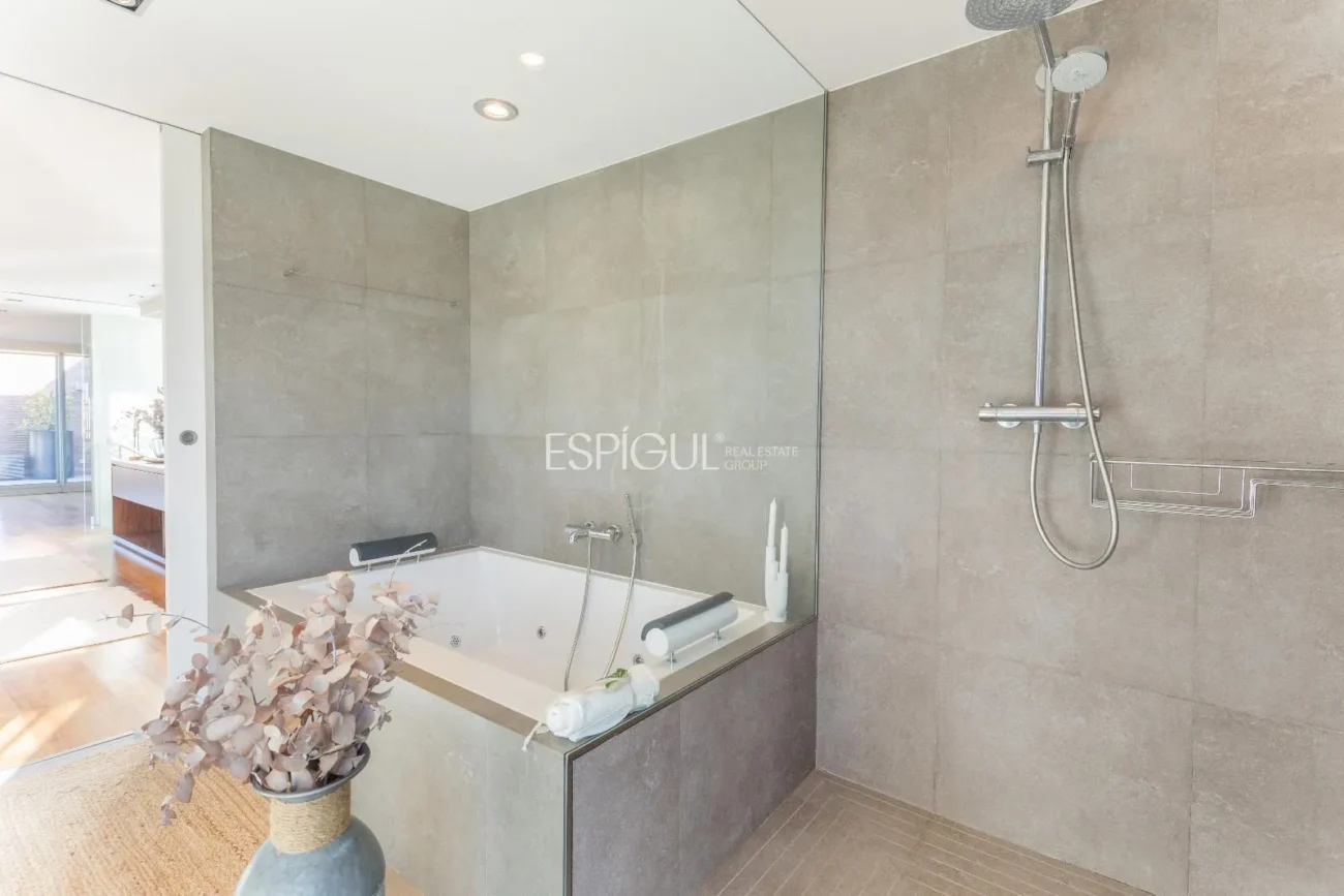 Villa for Sale in Arxiu, Sant Cugat Del Vallés
