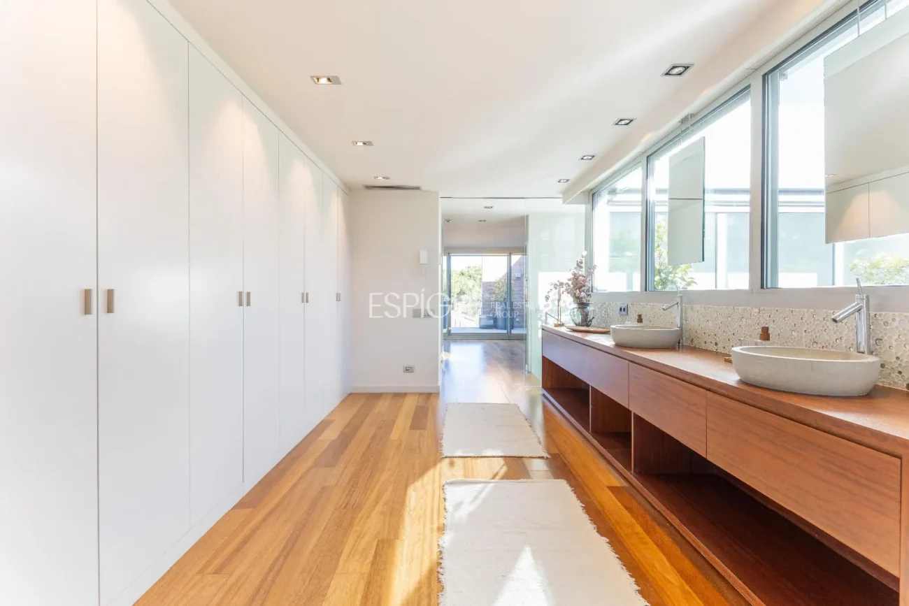 Villa for Sale in Arxiu, Sant Cugat Del Vallés
