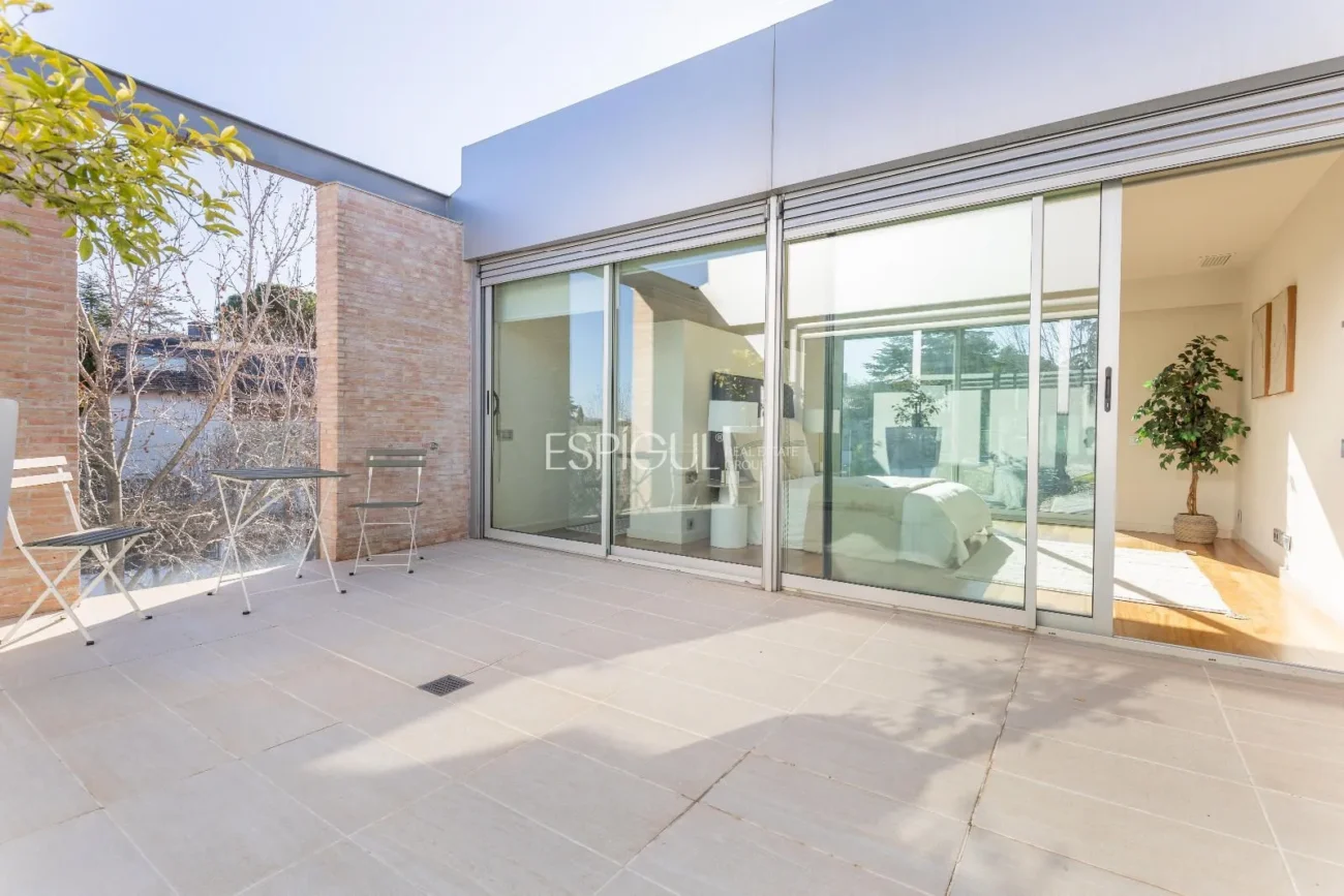 Villa for Sale in Arxiu, Sant Cugat Del Vallés