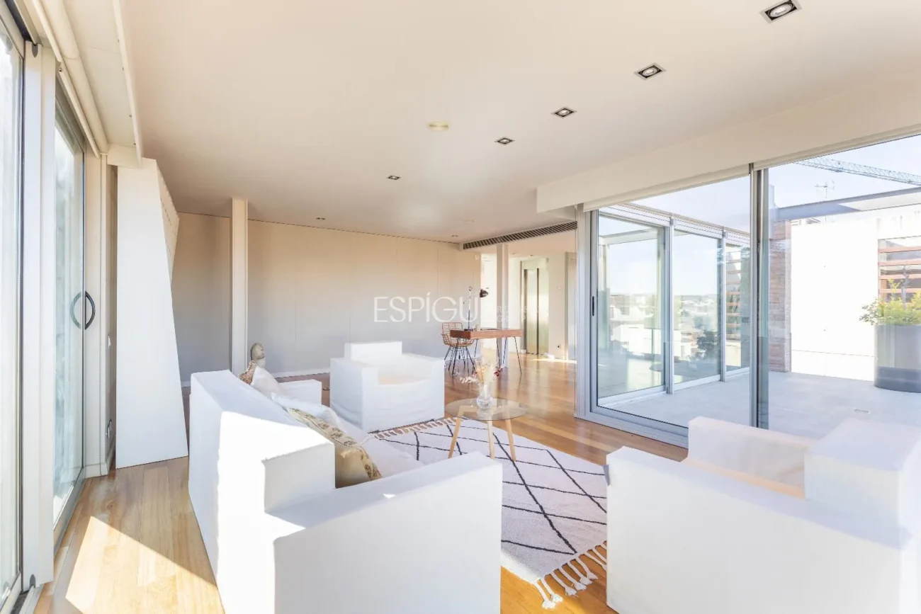 Villa for Sale in Arxiu, Sant Cugat Del Vallés
