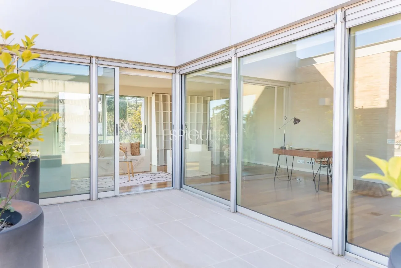 Villa for Sale in Arxiu, Sant Cugat Del Vallés