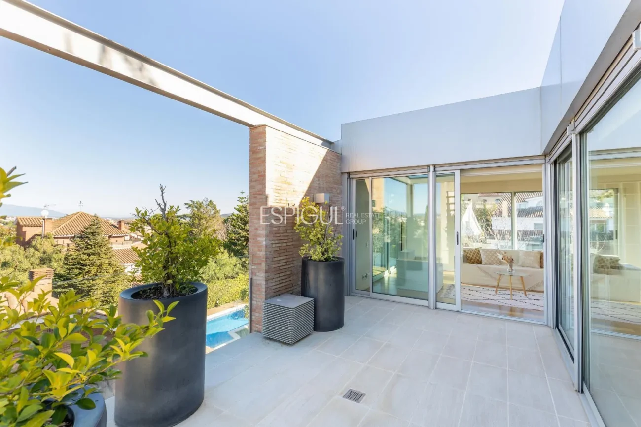 Villa for Sale in Arxiu, Sant Cugat Del Vallés