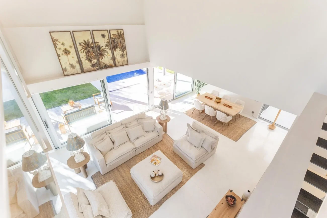 Villa for Sale in Arxiu, Sant Cugat Del Vallés