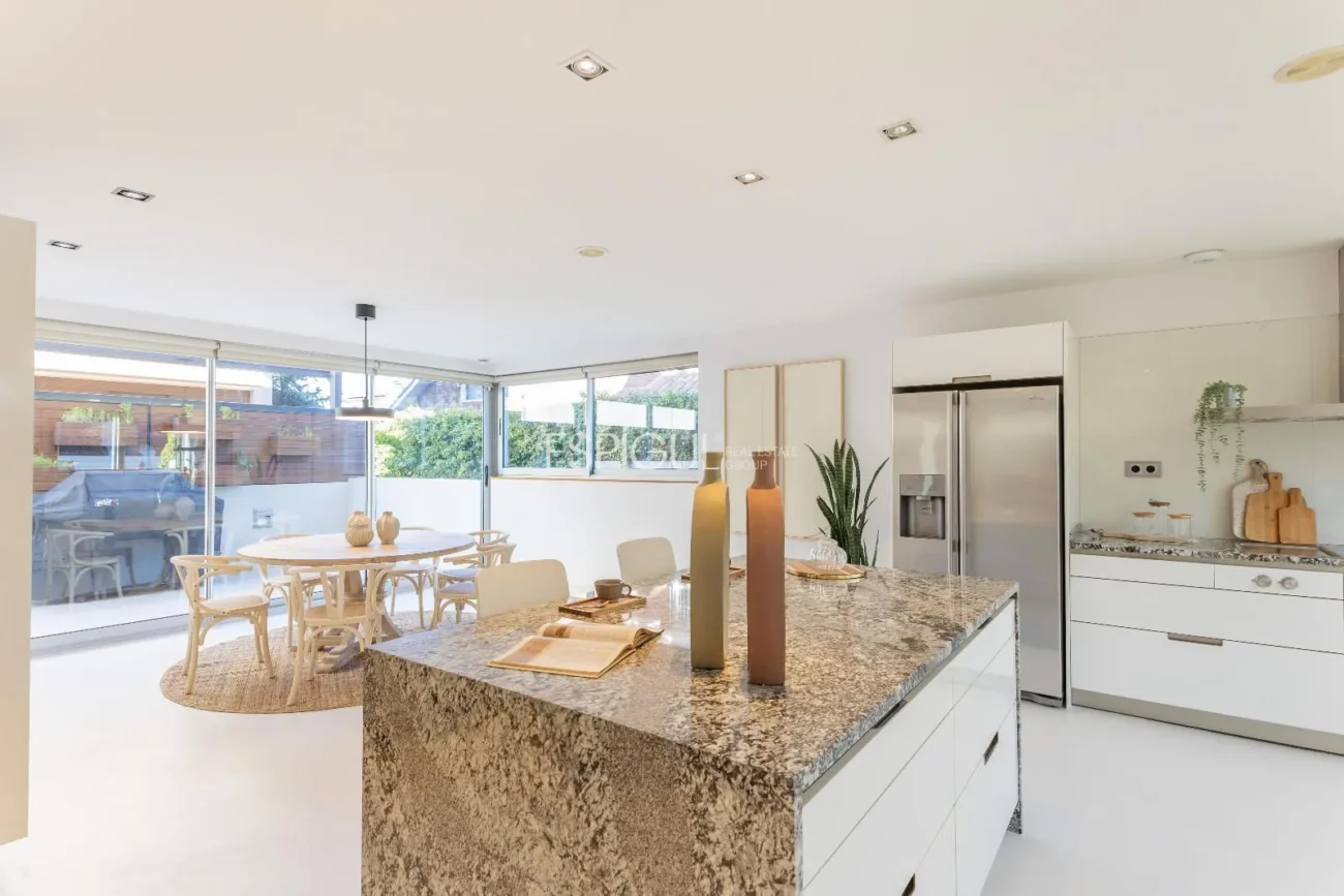 Villa for Sale in Arxiu, Sant Cugat Del Vallés