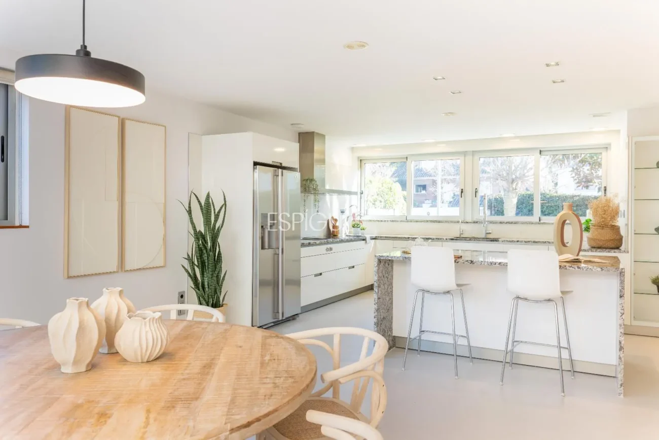 Villa for Sale in Arxiu, Sant Cugat Del Vallés