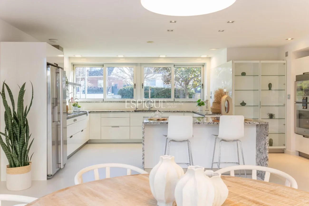 Villa for Sale in Arxiu, Sant Cugat Del Vallés