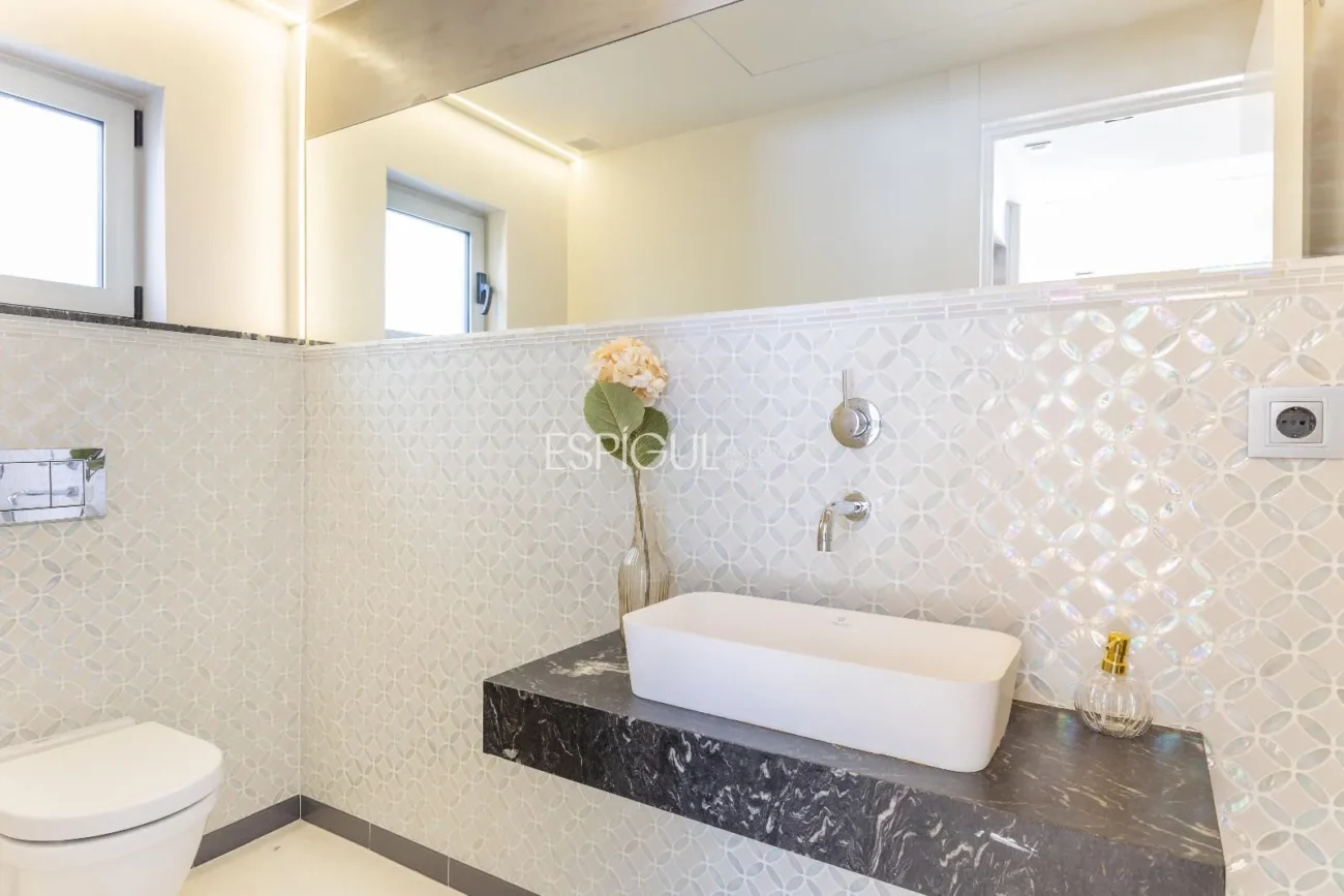 Villa for Sale in Arxiu, Sant Cugat Del Vallés