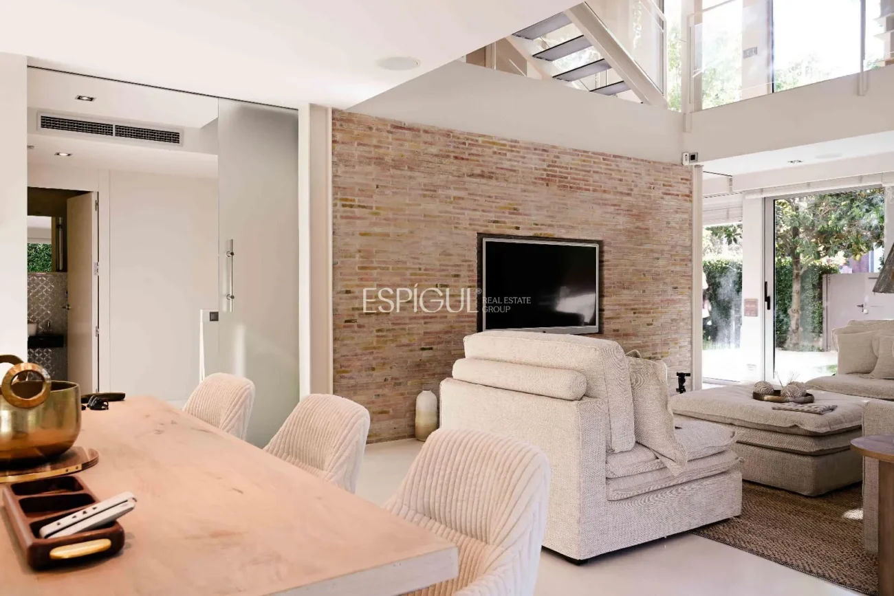 Villa for Sale in Arxiu, Sant Cugat Del Vallés