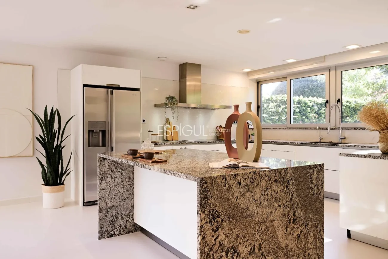Villa for Sale in Arxiu, Sant Cugat Del Vallés