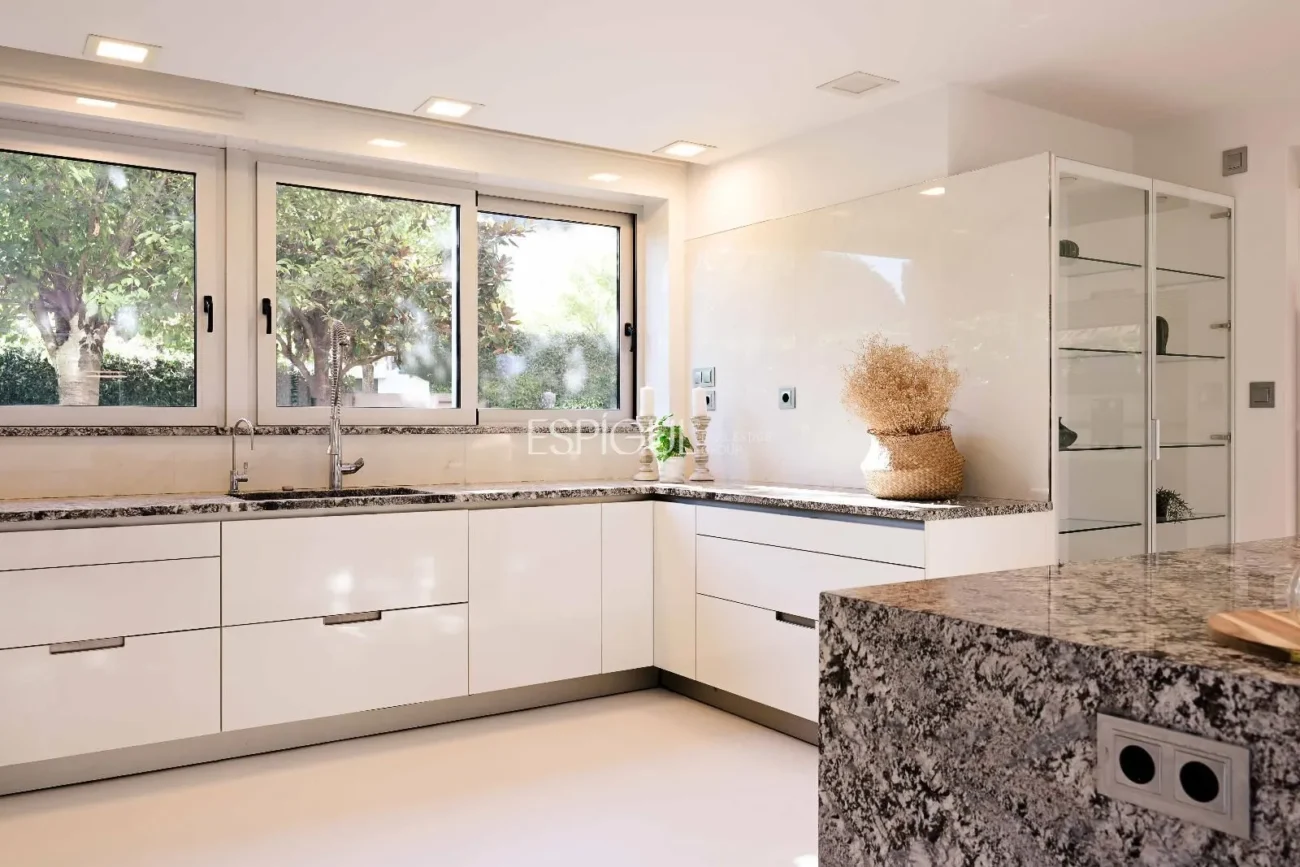 Villa for Sale in Arxiu, Sant Cugat Del Vallés
