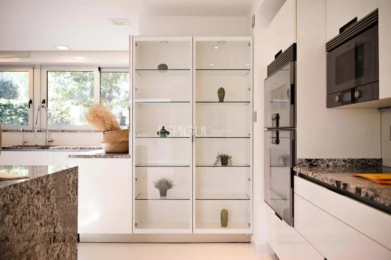 Villa for Sale in Arxiu, Sant Cugat Del Vallés