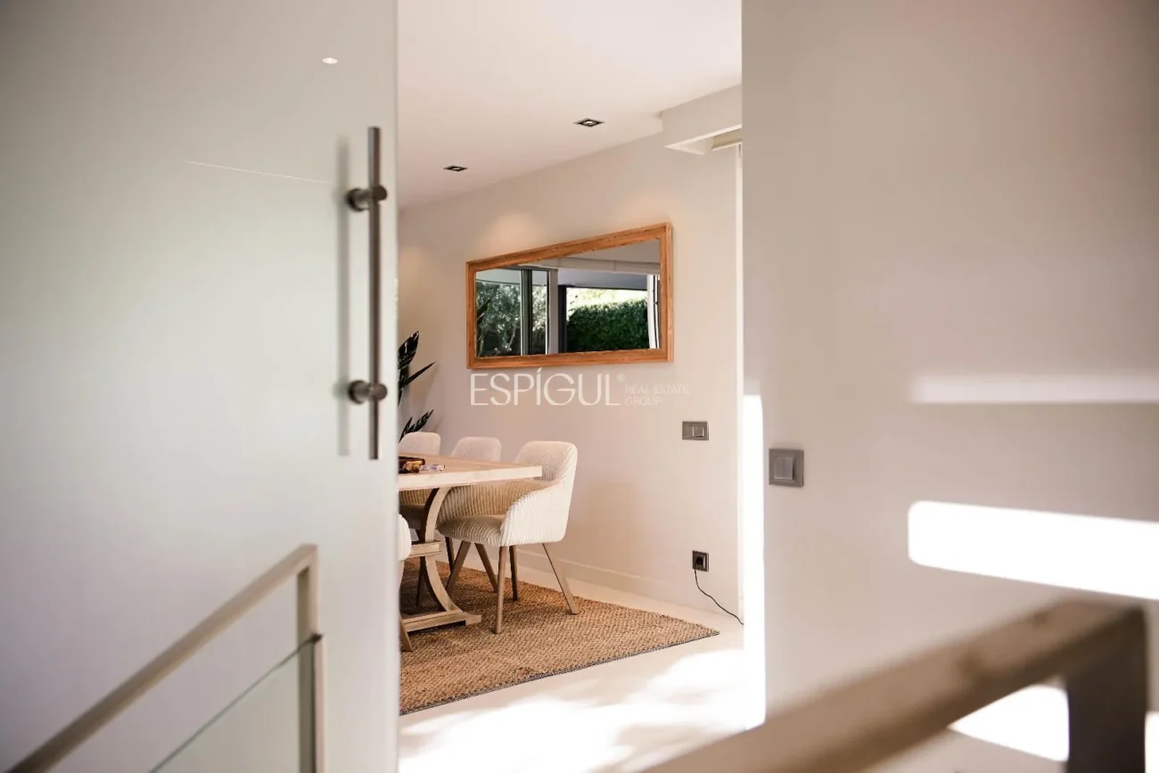 Villa for Sale in Arxiu, Sant Cugat Del Vallés