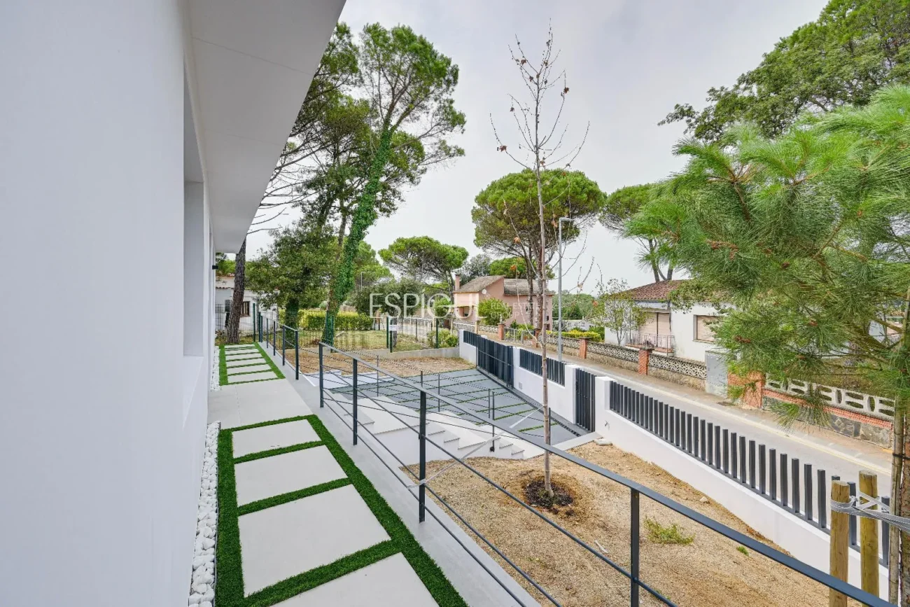 Confort i disseny a Llagostera – Habitatge d’obra nova d’una planta