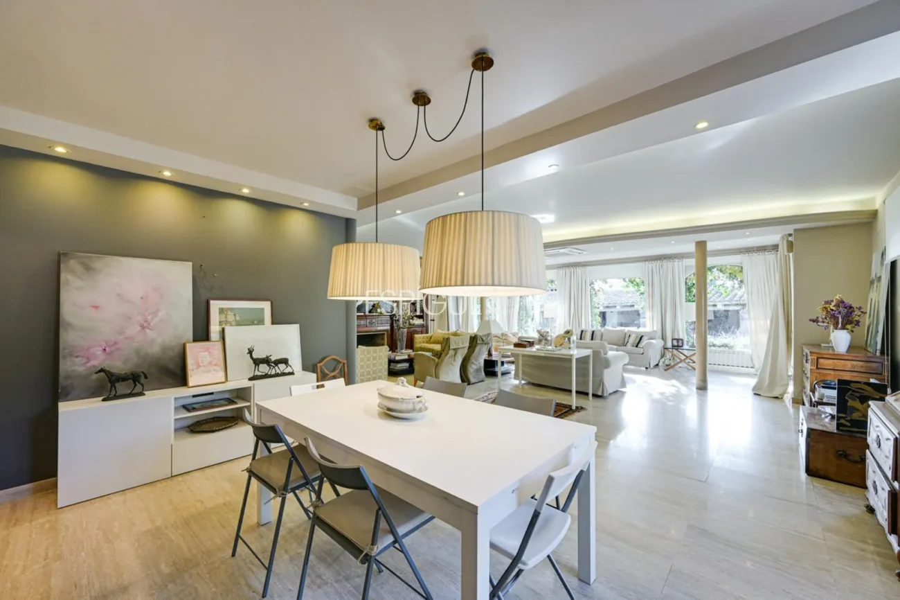 Elegancia, espacio y ubicación premium: Casa única en Ocata