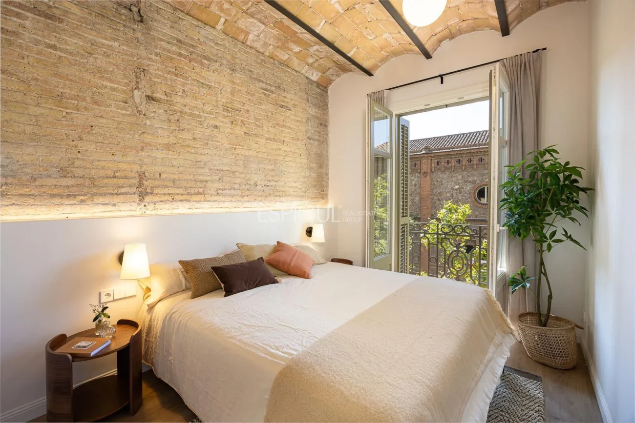 Elegancia y carácter en Roger de Flor, Eixample Dret