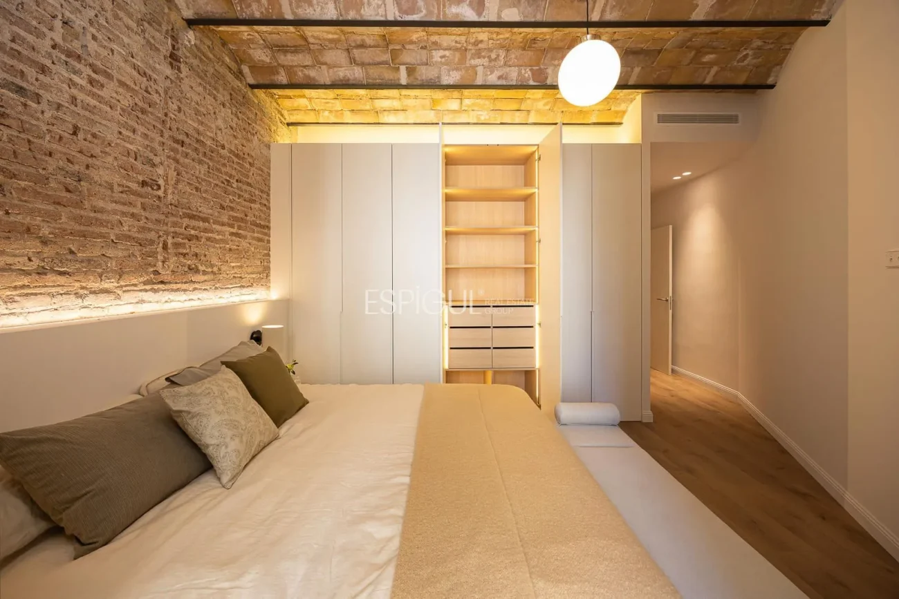 Elegancia y carácter en Roger de Flor, Eixample Dret