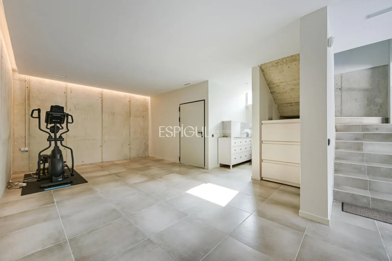 Elegant vila amb vistes al camp de golf i a la muntanya en una ubicació privilegiada