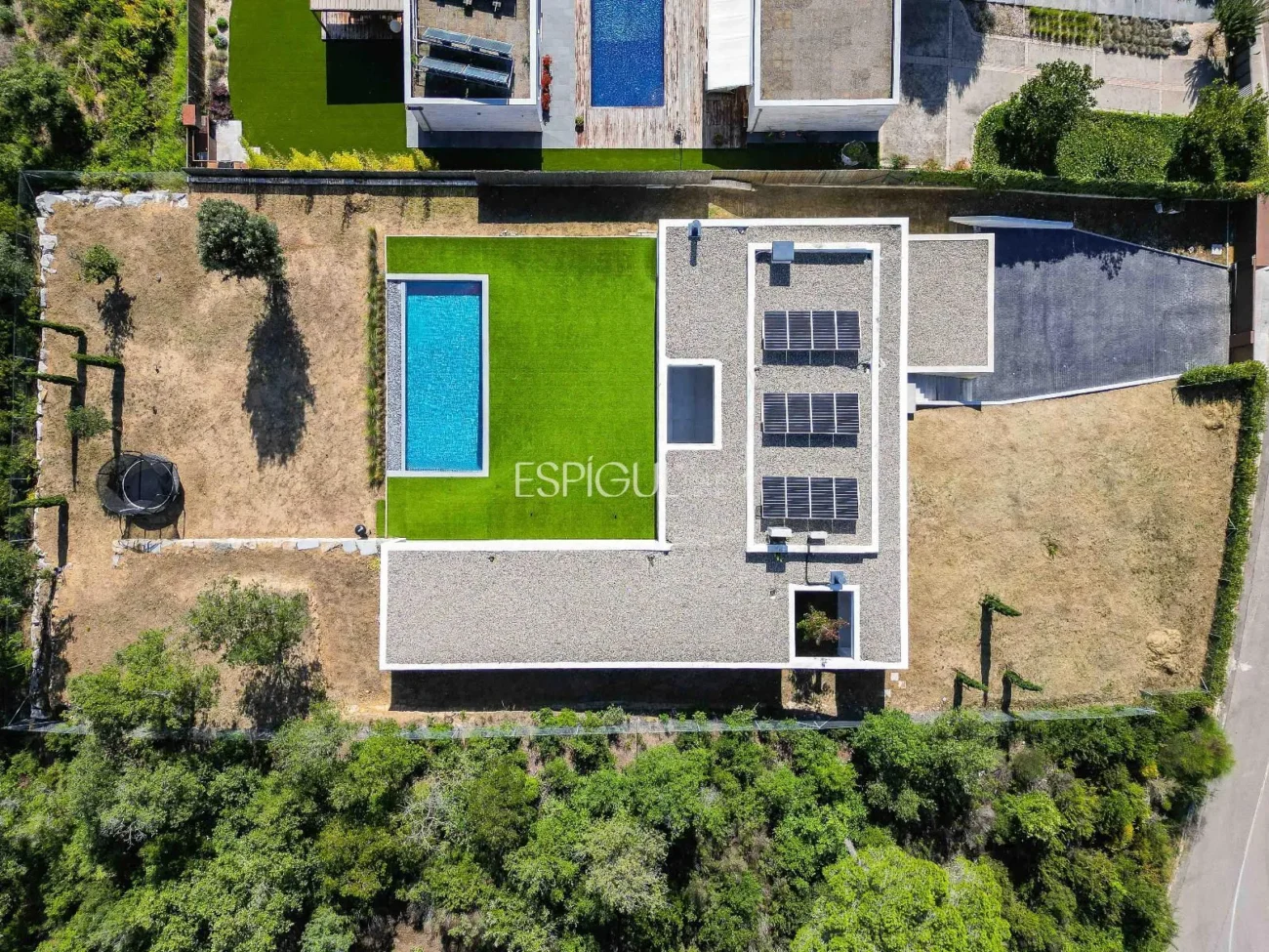 Elegant vila amb vistes al camp de golf i a la muntanya en una ubicació privilegiada
