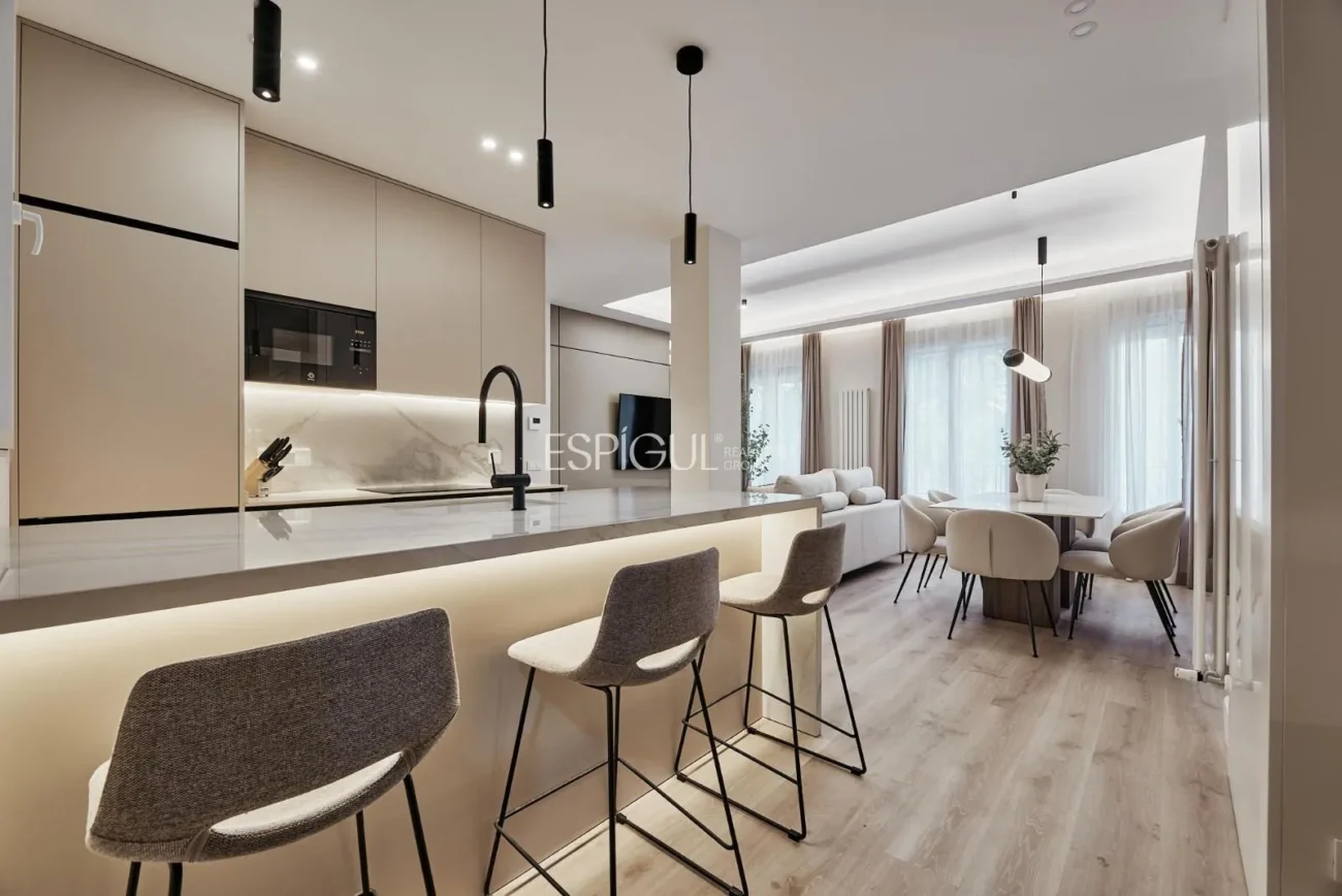 Élégant logement extérieur dans la rue Conde de Peñalver