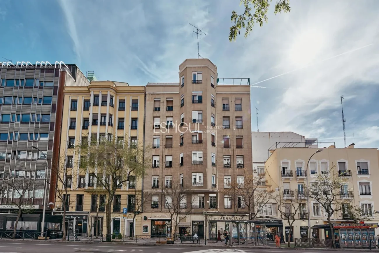 Élégant logement extérieur dans la rue Conde de Peñalver