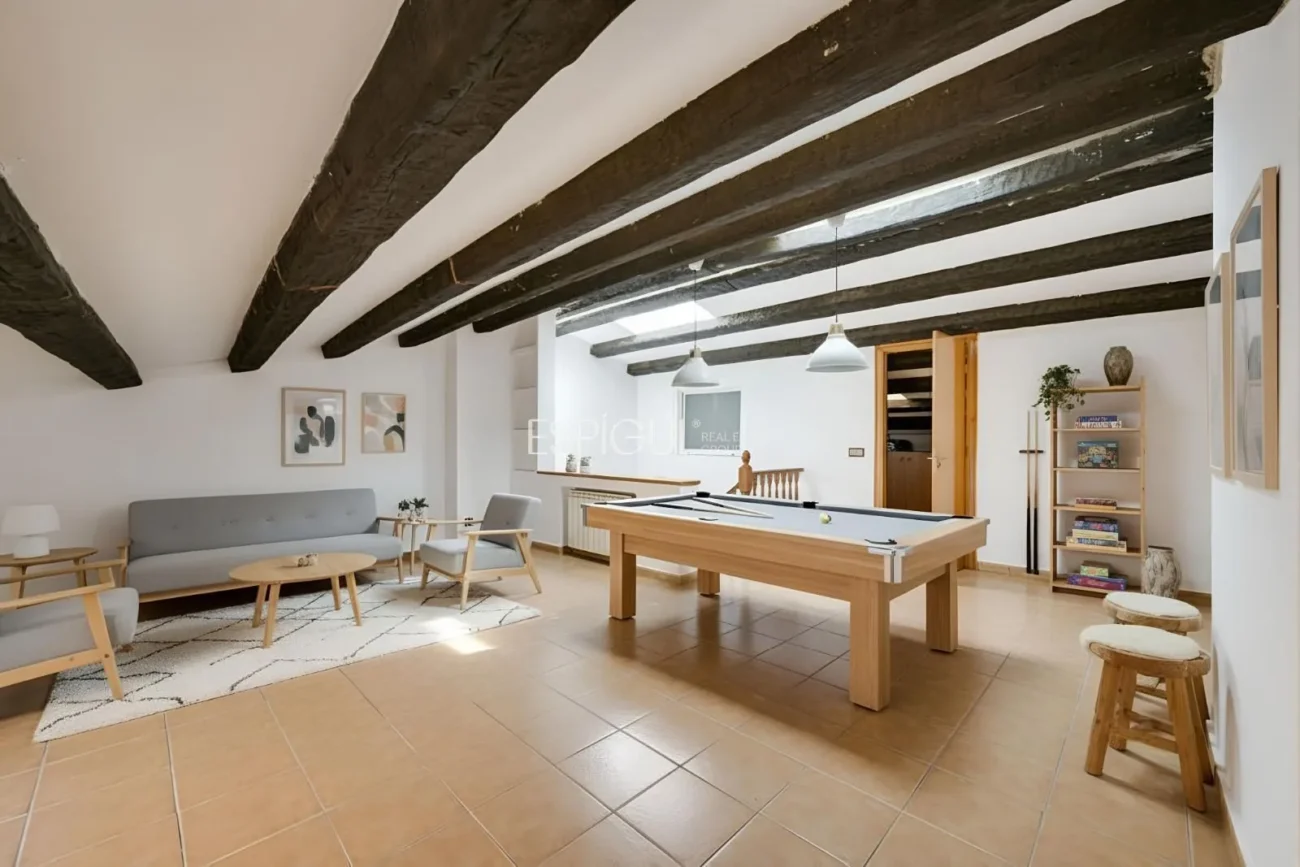 Charming Townhouse just Steps from the Sea in Sant Feliu De Guíxols
