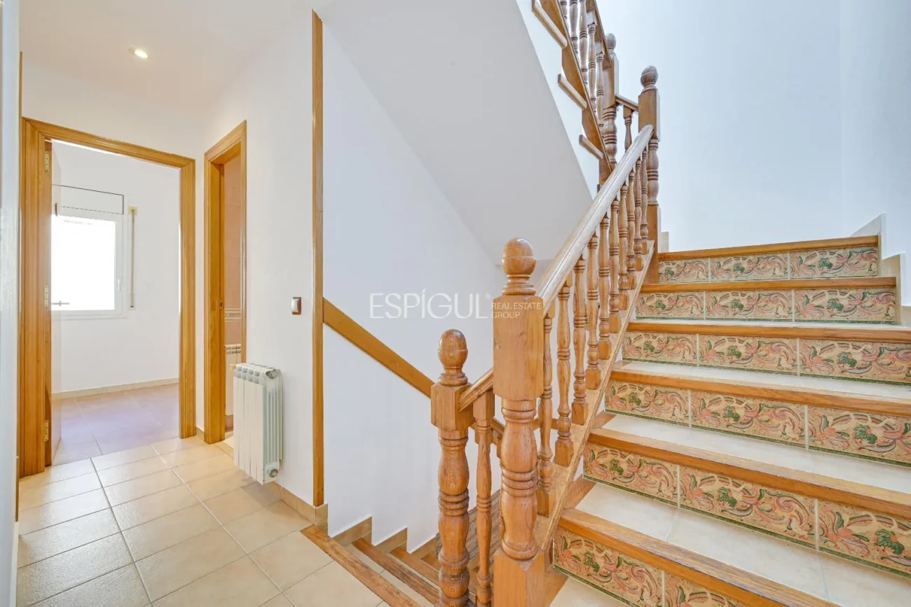 Charming Townhouse just Steps from the Sea in Sant Feliu De Guíxols