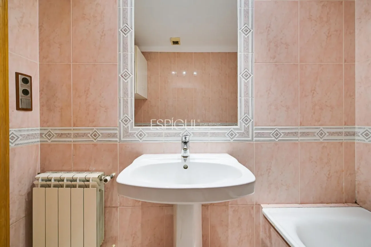 Charming Townhouse just Steps from the Sea in Sant Feliu De Guíxols
