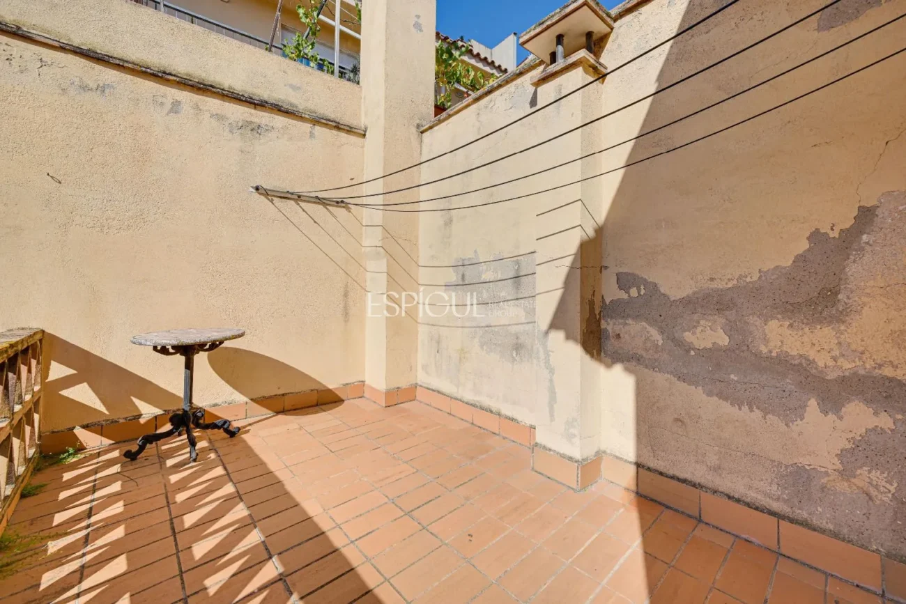 Charming Townhouse just Steps from the Sea in Sant Feliu De Guíxols