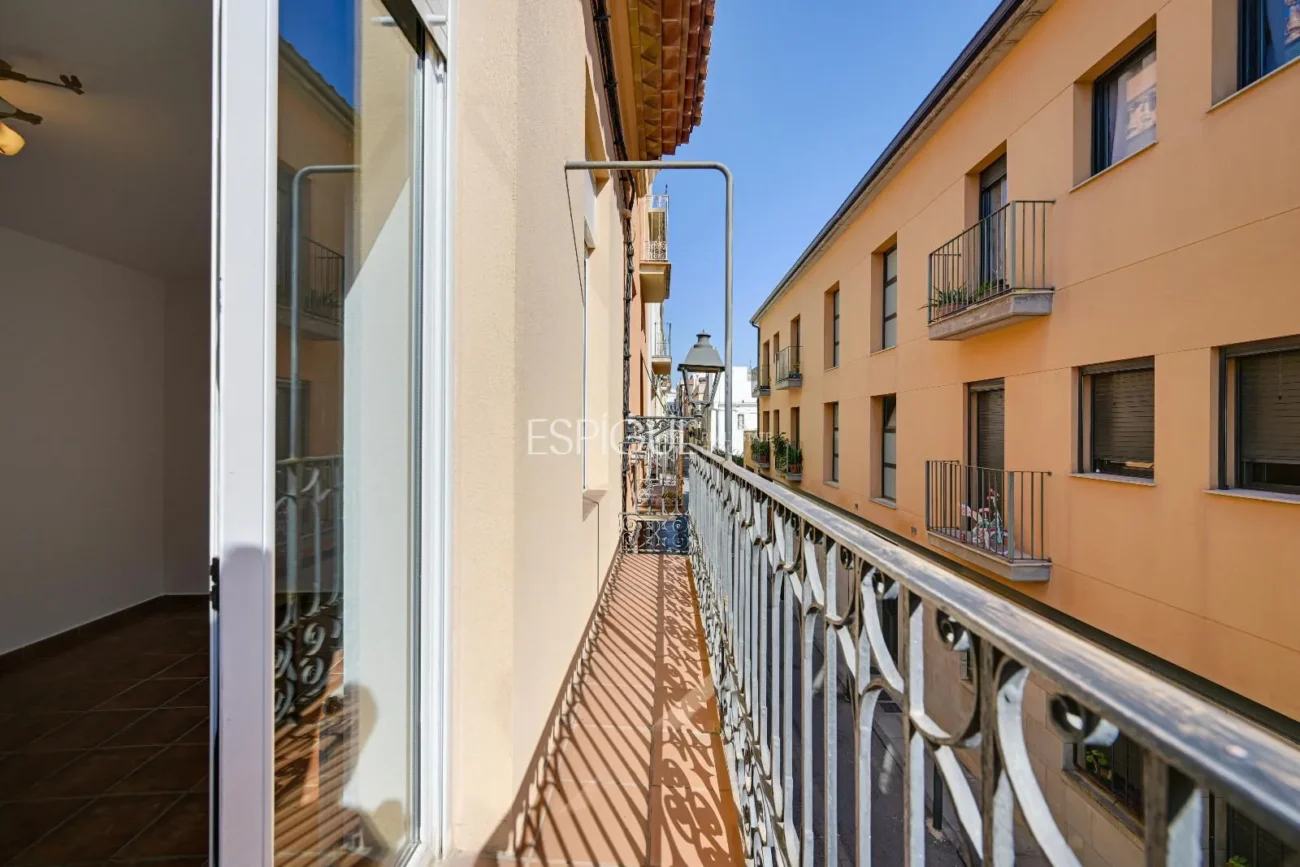 Charming Townhouse just Steps from the Sea in Sant Feliu De Guíxols