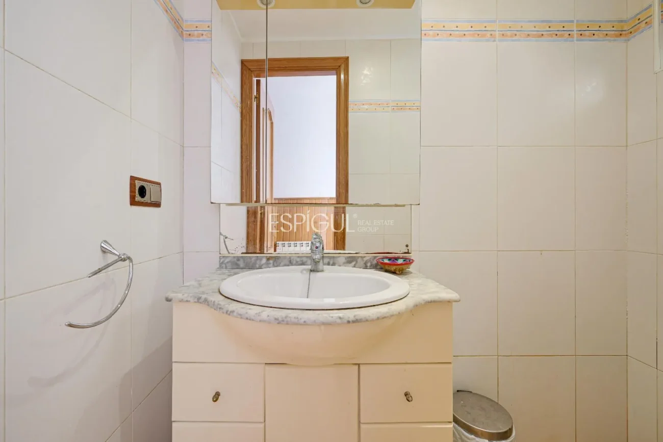 Charming Townhouse just Steps from the Sea in Sant Feliu De Guíxols