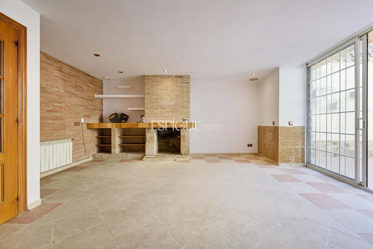 Charming Townhouse just Steps from the Sea in Sant Feliu De Guíxols