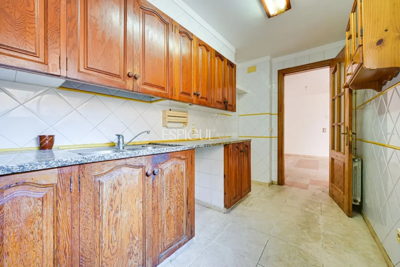 Charming Townhouse just Steps from the Sea in Sant Feliu De Guíxols