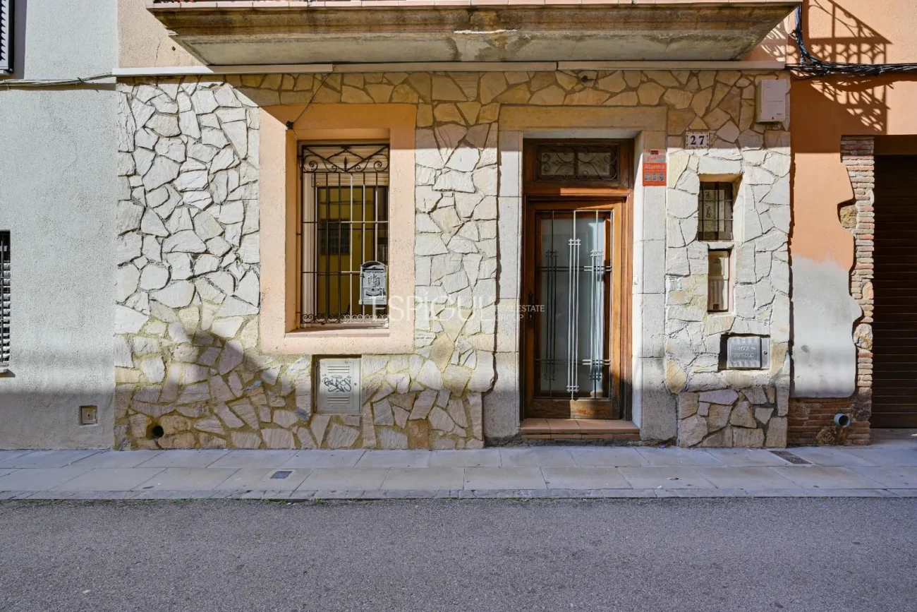 Charming Townhouse just Steps from the Sea in Sant Feliu De Guíxols