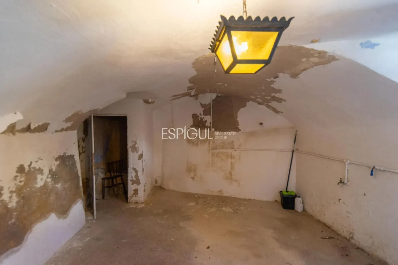 Encantadora casa de poble amb jardí i garatge al cor de Gualta