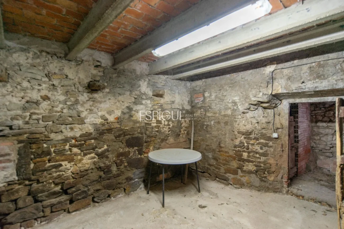 Encantadora casa de poble amb jardí i garatge al cor de Gualta