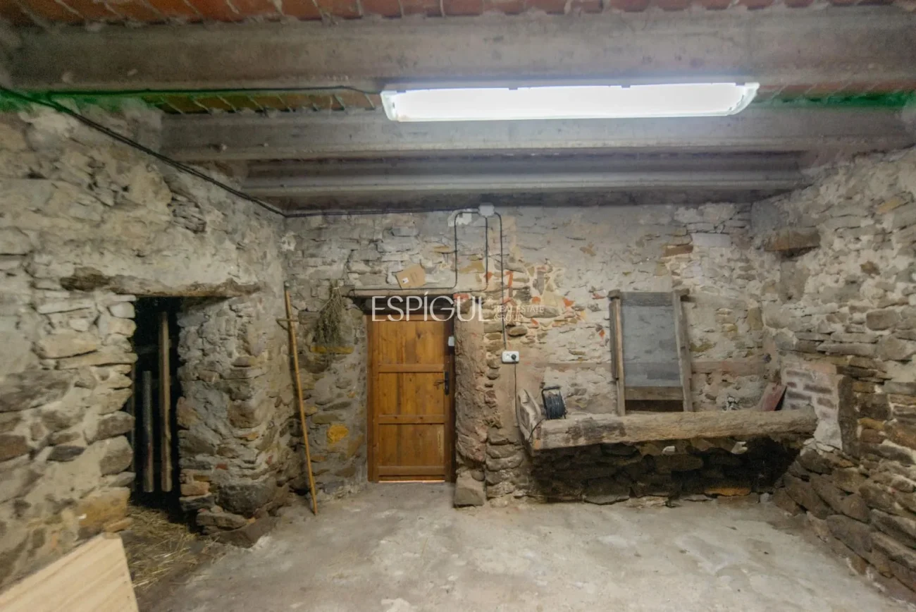 Encantadora casa de poble amb jardí i garatge al cor de Gualta