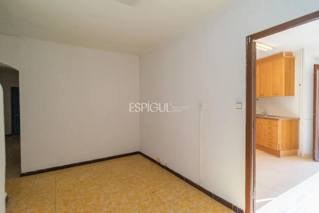 Encantadora casa de poble amb jardí i garatge al cor de Gualta