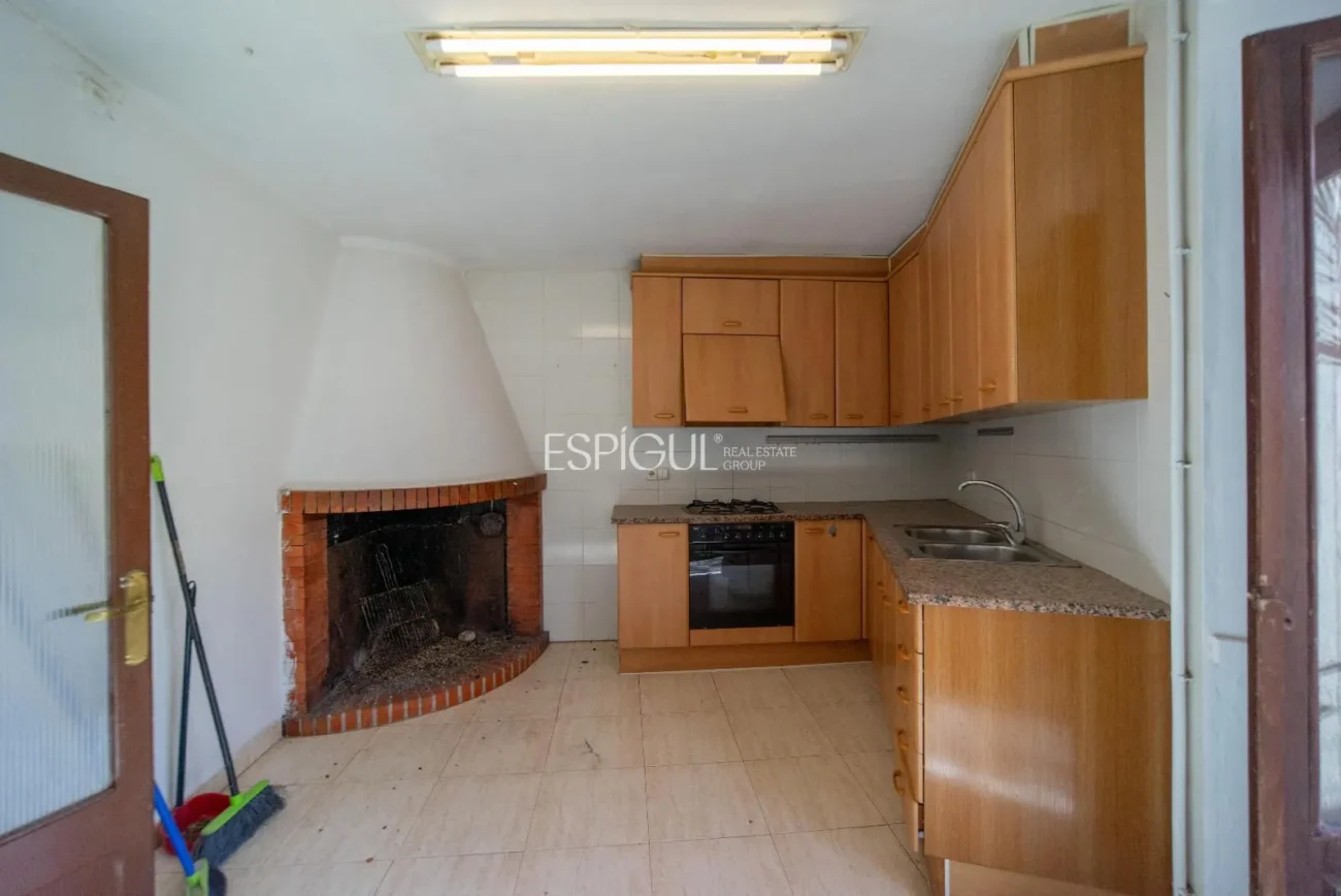 Encantadora casa de poble amb jardí i garatge al cor de Gualta